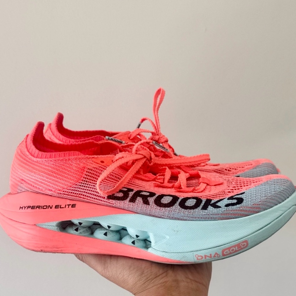 *Sold* Brooks Hyperion Elite 5